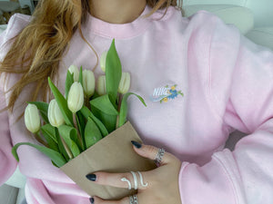 
                  
                    L - spring pink swoosh sweatshirt
                  
                